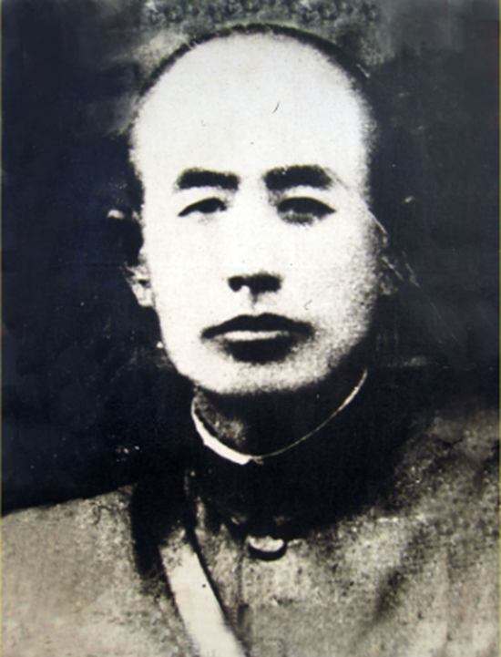 原创他出身东北军为抗日多次哭谏少帅后率部队起义投靠八路军