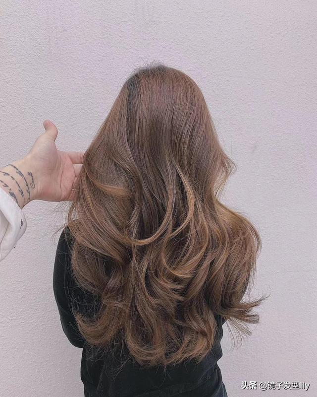 3月精选发型33款大波浪锁骨发全头烫美到心儿怦怦跳