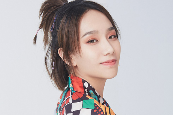 原创青春有你2选手个个是戏精这届练习生不好带何美延竟夜闯导师房间