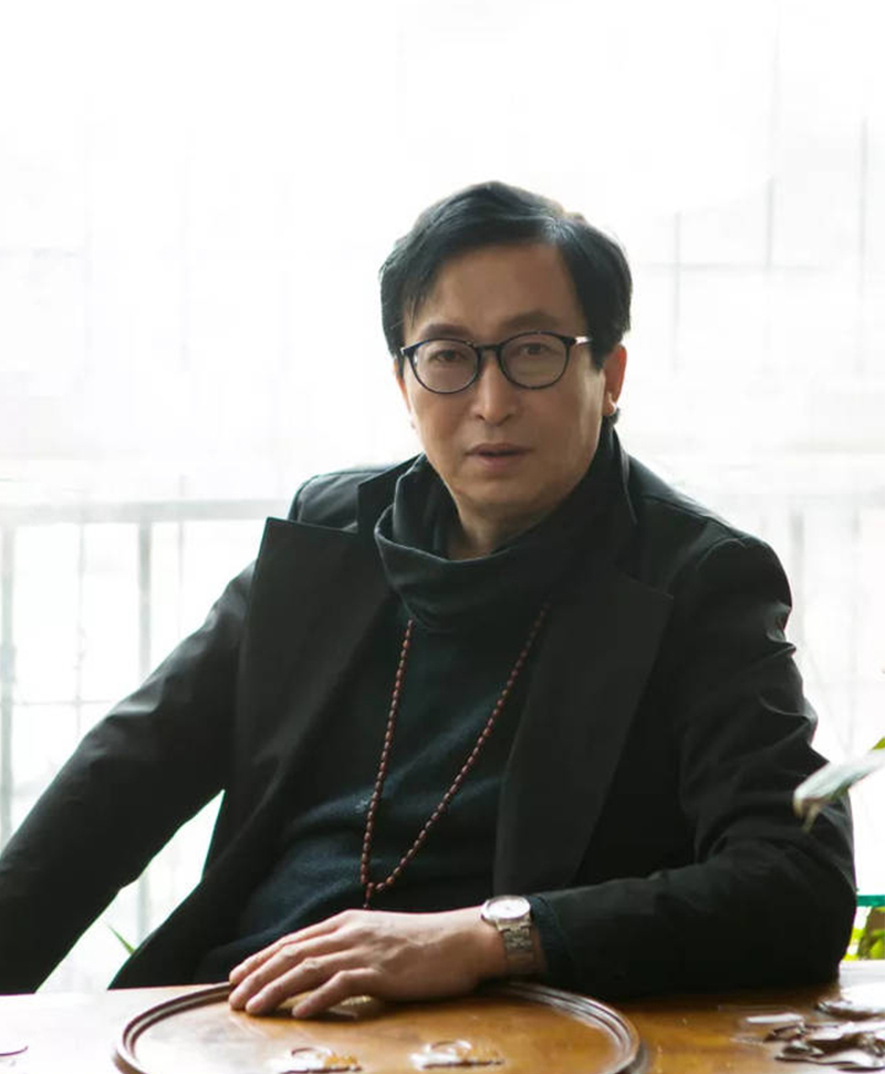 李津,字墨竹,河北邯郸人,1964年生,李墨竹工笔画艺