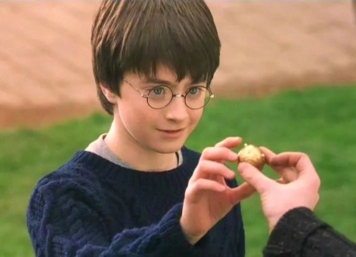 哈利波特扮演者,21岁时身家就超过英国王子,后用10年寻求转型