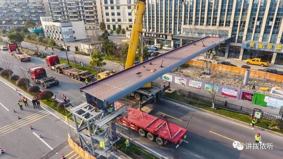 新城这座人行天桥,安装电梯啦!