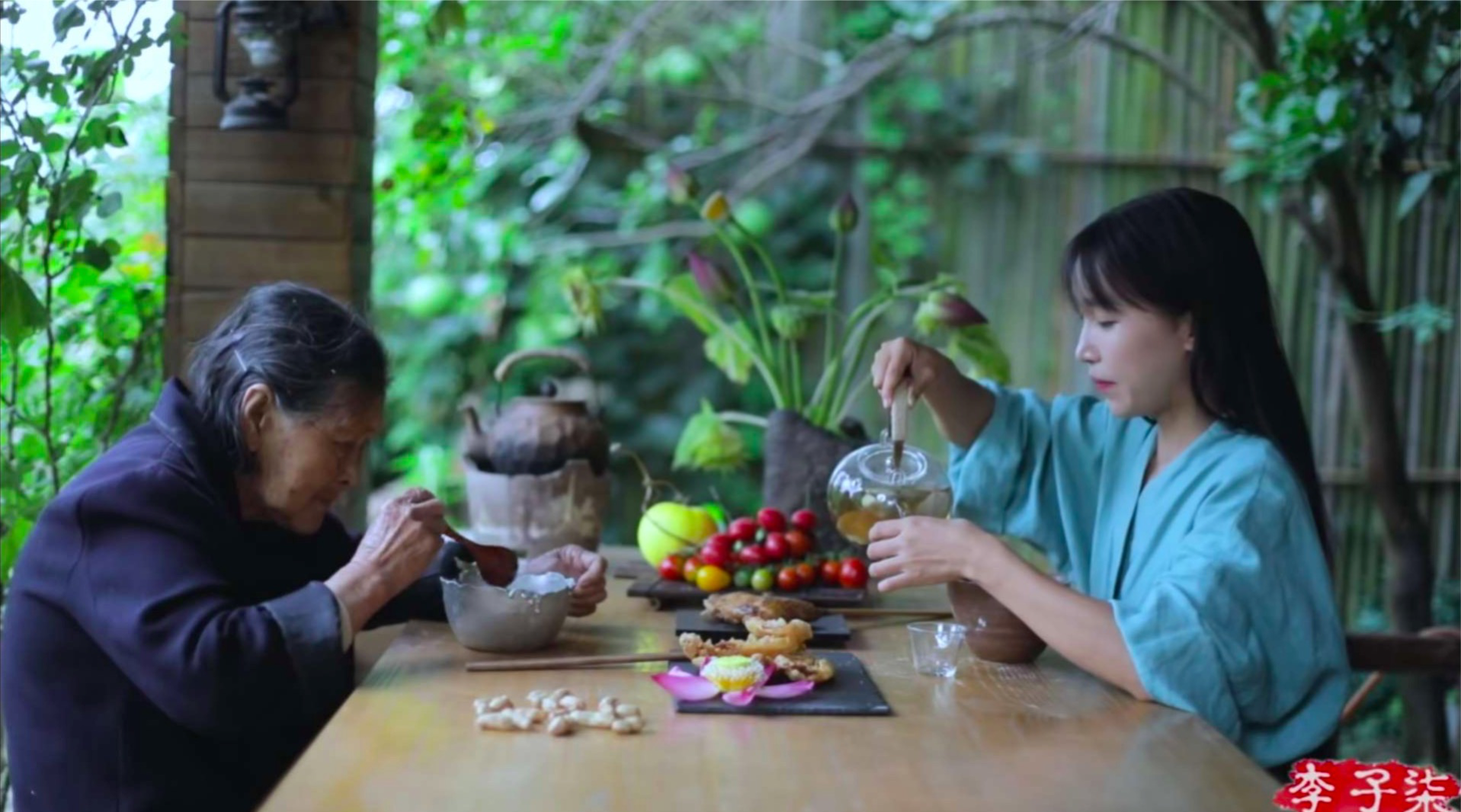 桃花酿酒春水煮茶李子柒把生活过的像诗