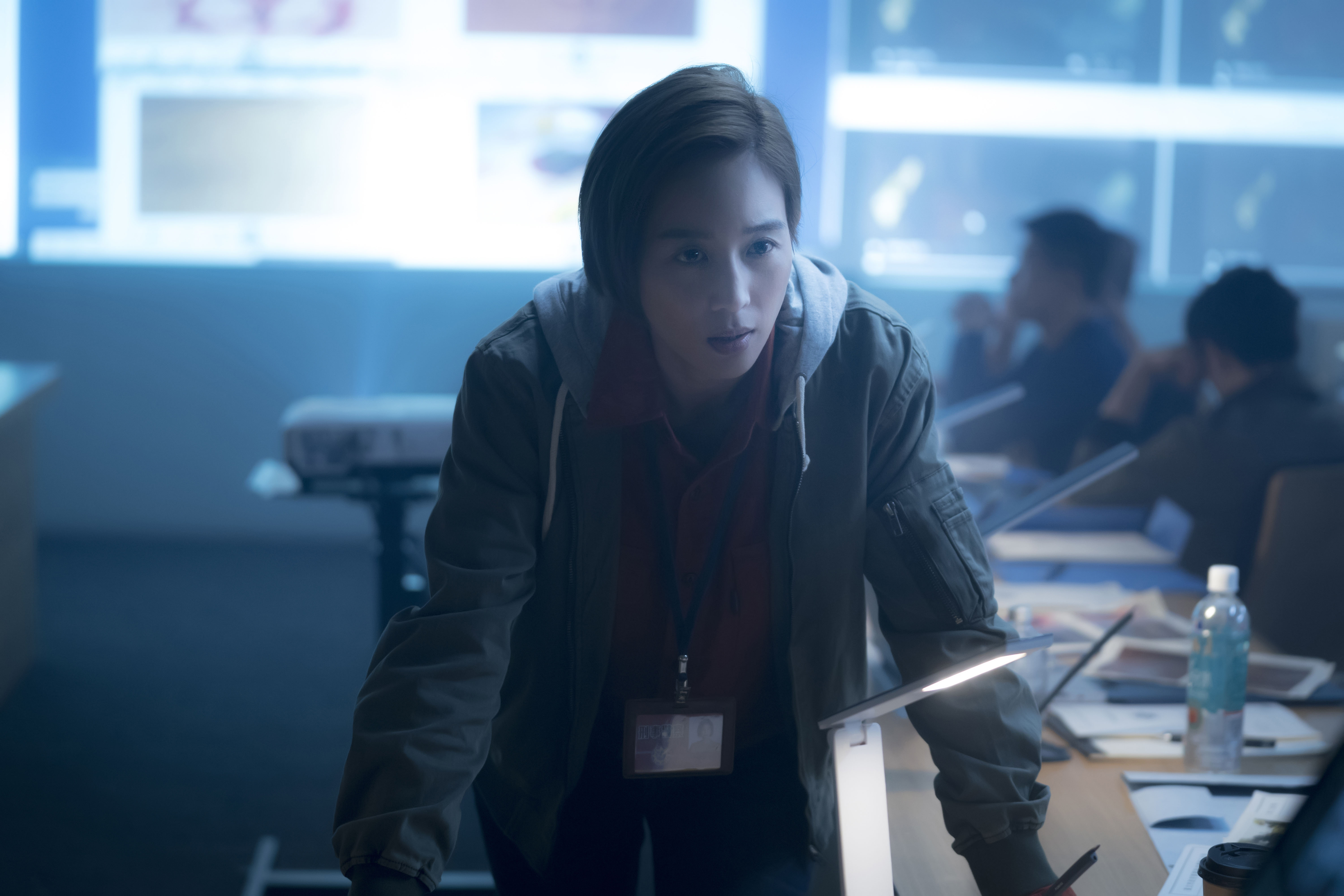 张钧甯电影缉魂官宣短发造型干练帅气