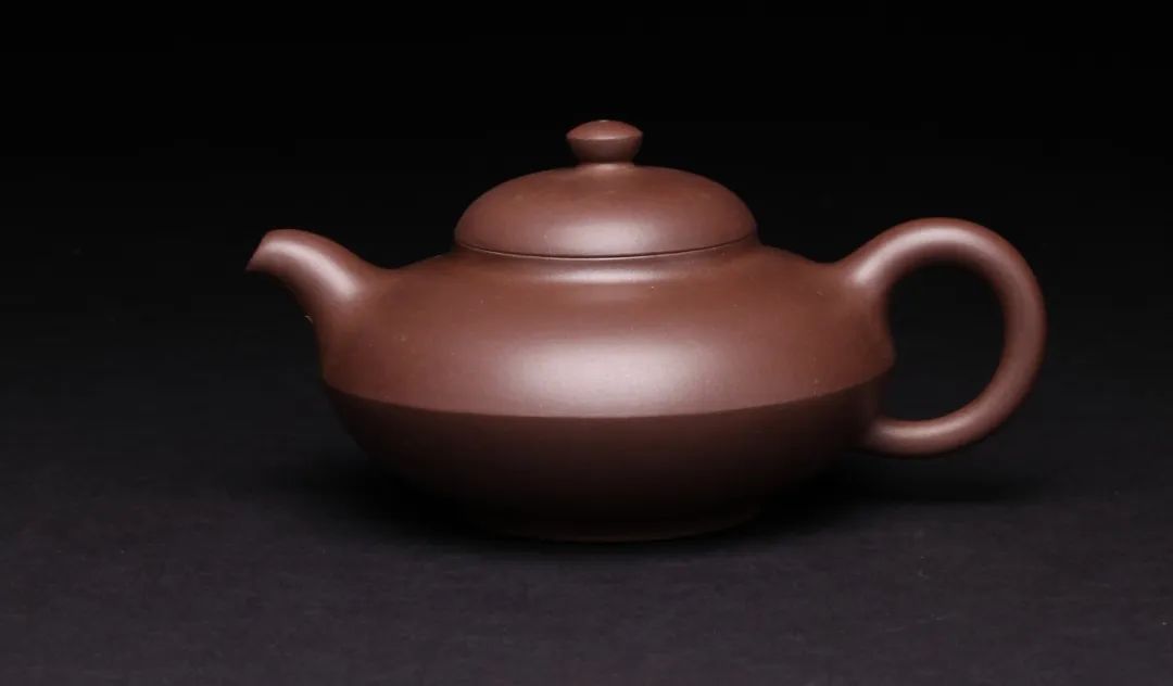 合欢 顾景舟制 利永藏合欢是曼生十八式之一,由上下两个半碗镶接而成