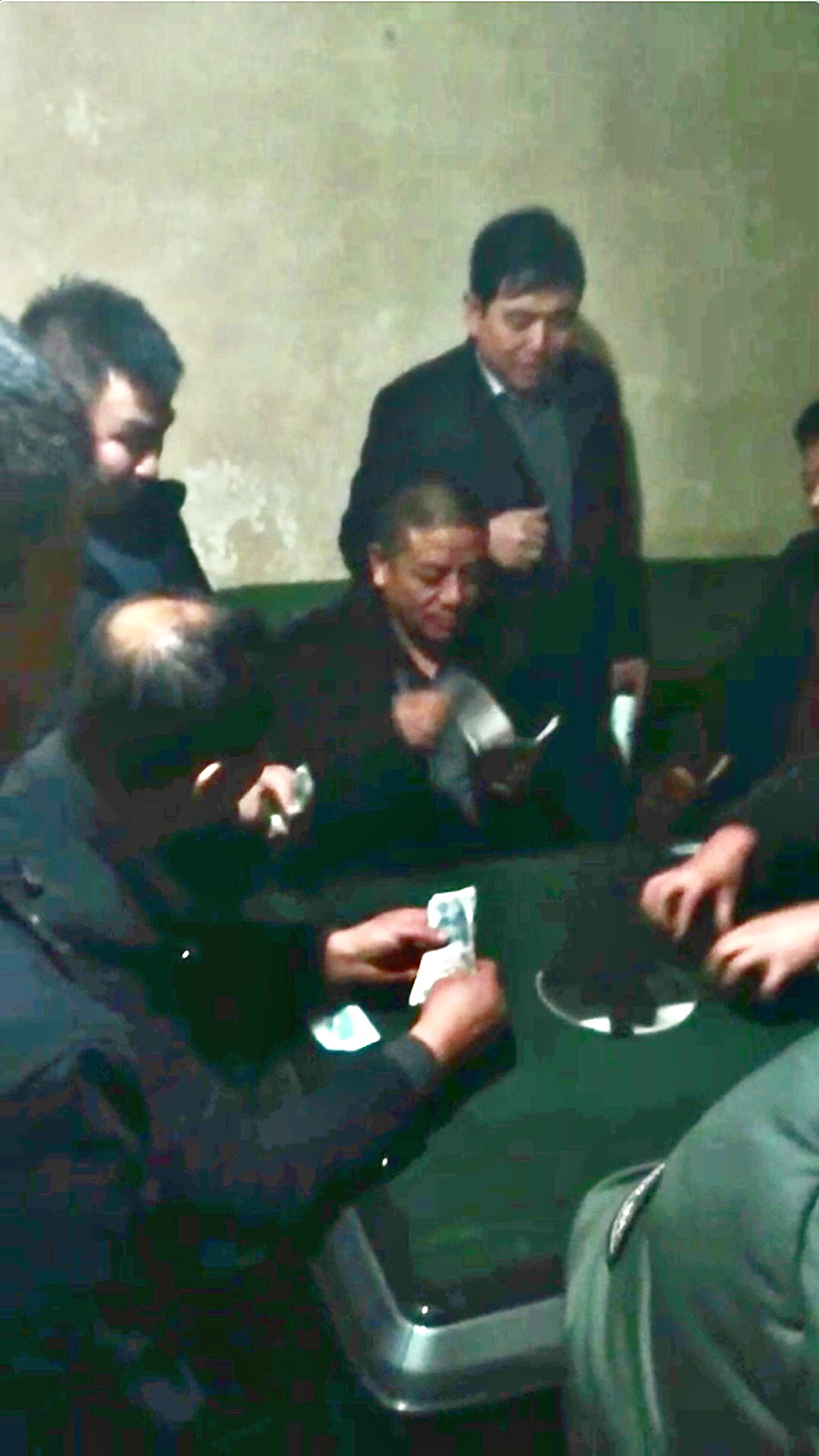 图为交城县夏家营镇王村党支部书记,村委主任,县人大代表宋过海 聚众