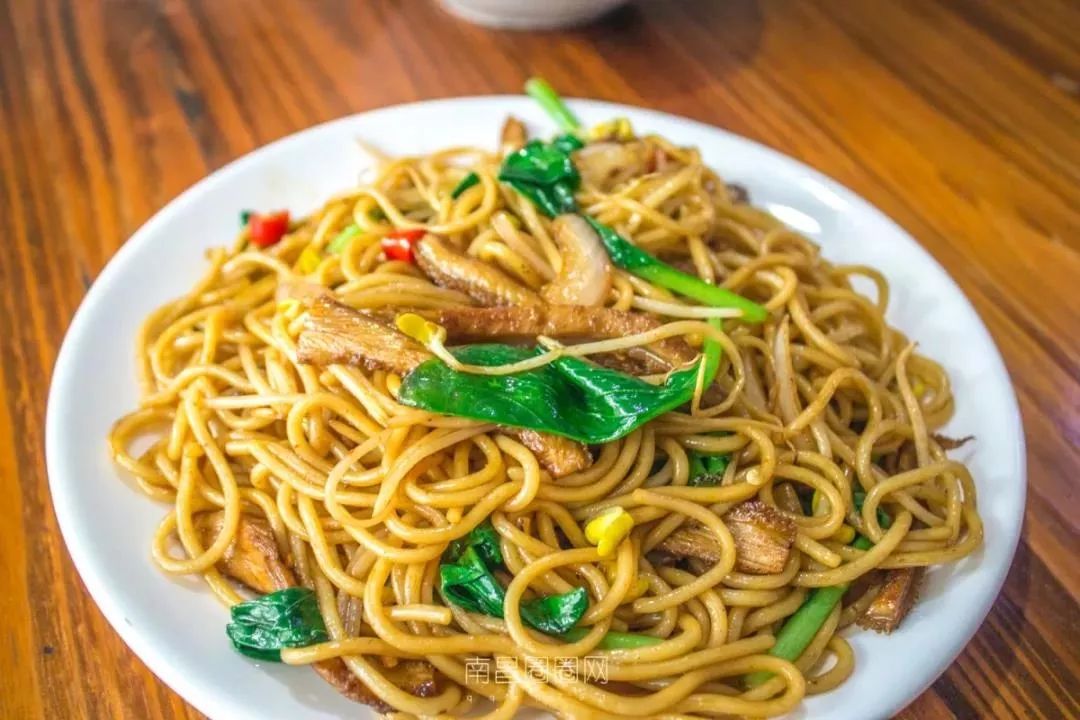 南昌拌粉,南昌炒粉,猪血粉,肥肠粉,牛骨粉,牛肚粉,杂酱面,牛肉面,大排