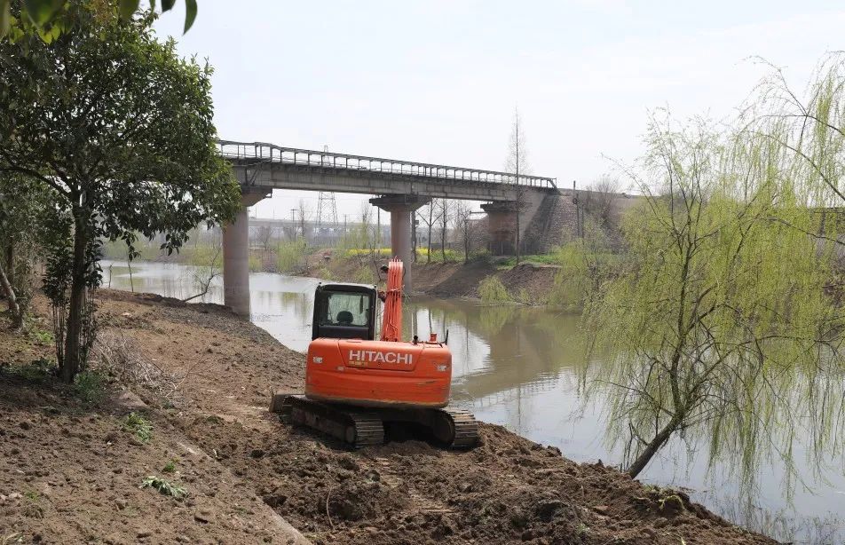 富安镇集中力量开展盐通高铁沿线,串场河整治环境大会战(二)