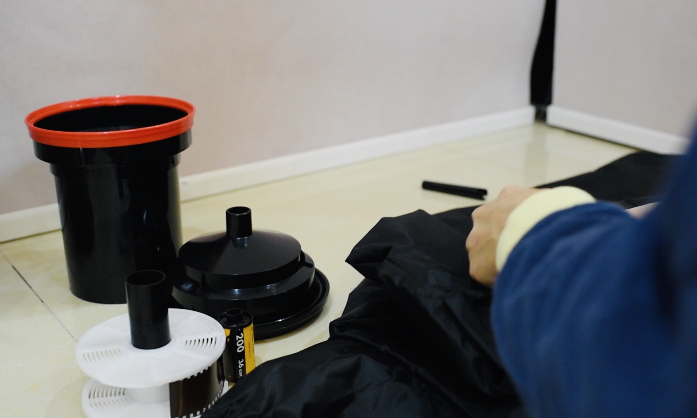 亲手冲洗胶卷是我在数码时代对情怀的续杯