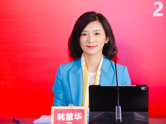 万科关键管理岗再变动:80后美女财务总擢升副总裁_王文金