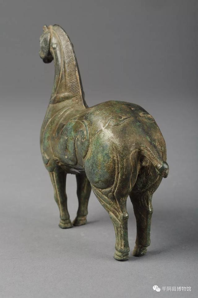 文化战疫泉城在行动平阴文物战国云纹铜马