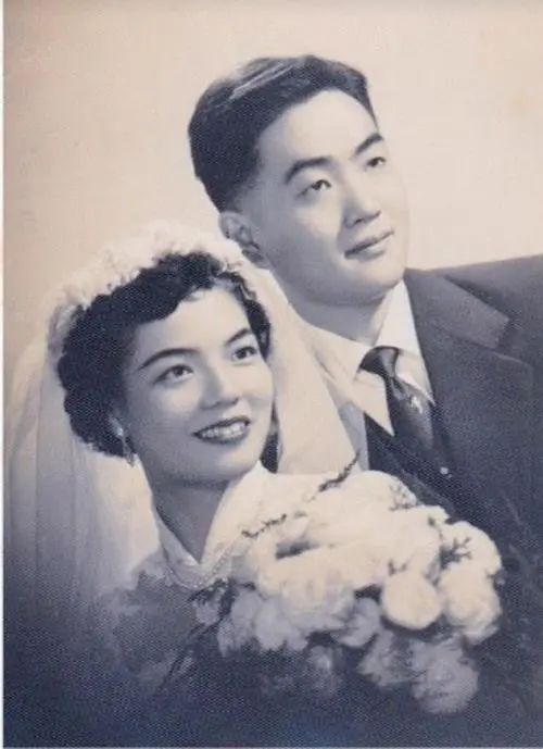 1979年在一片辱骂声中平鑫涛为何执意要娶41岁二婚带娃的琼瑶