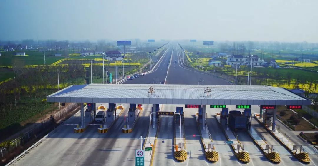 s35阜溧高速公路北起阜兴泰高速的阜宁,途径建湖,兴化,泰州,从泰州