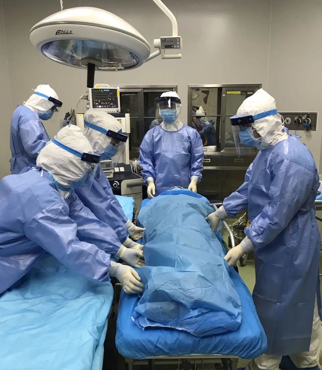 有备不慌树兰医疗晋江市医院组织疑似新冠肺炎患者急诊手术应急演练