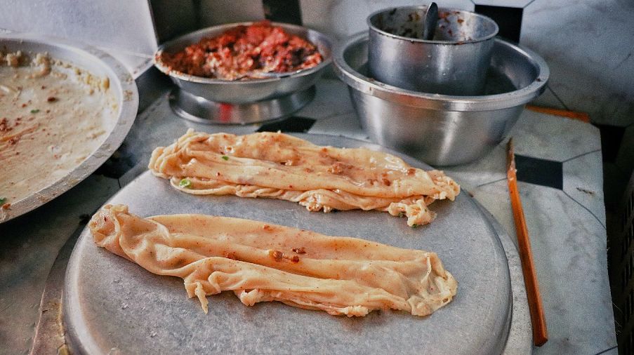 闹市中的油卷面还是记忆里那个熟悉的老味道