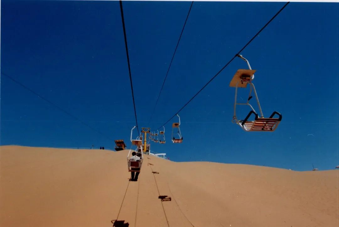 我的家乡在宁夏中国沙漠旅游中一面耀眼的旗帜宁夏沙坡头旅游区