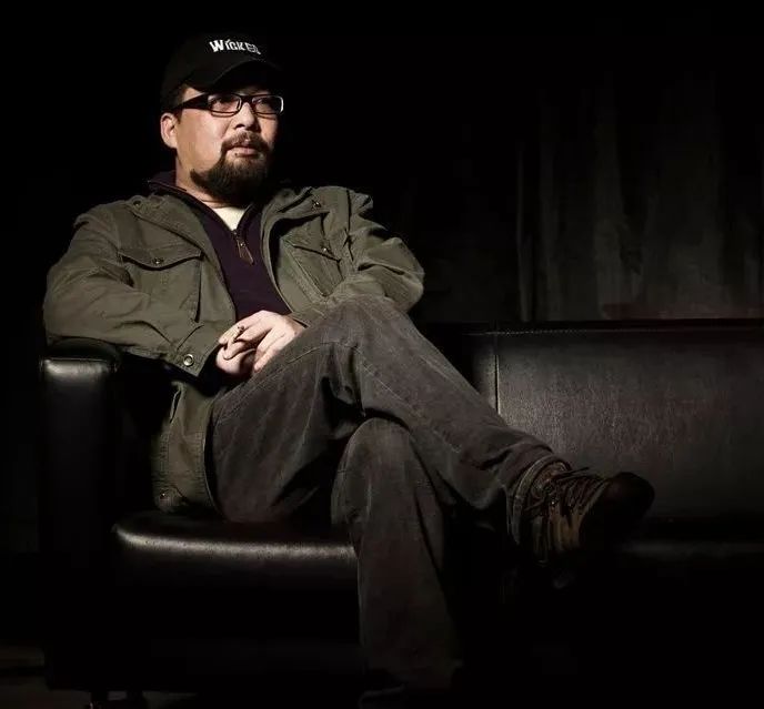 胡性能的早期创作:"暗处"的书写者 | 夏羽