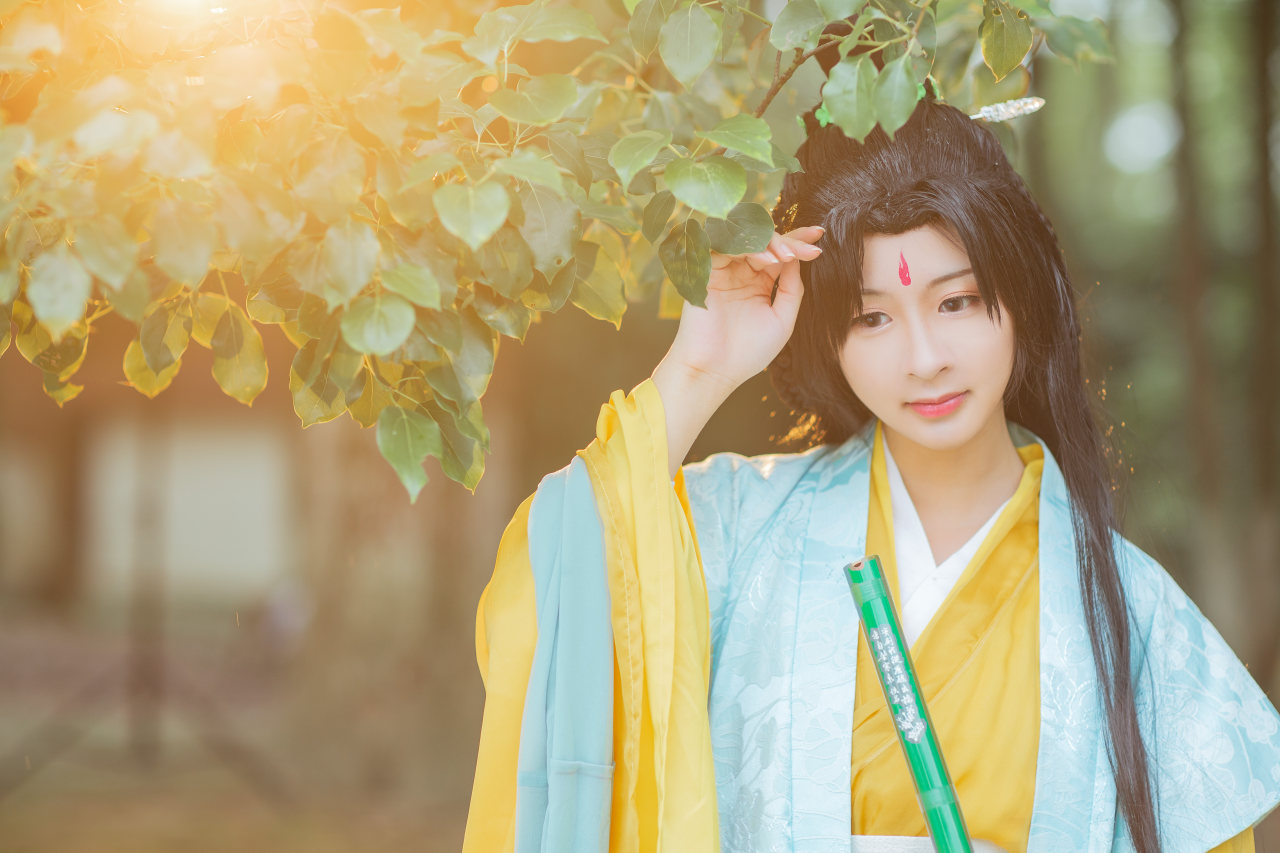 音"我的意中人本就是一个盖世英雄" "笛鞘相依,无怨无悔" 东方淮竹cos