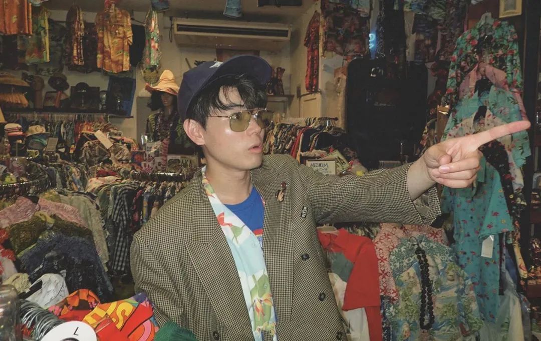 日本私服最时尚男星菅田将晖都怎么搭?男生复古风最强穿搭指南_苏打
