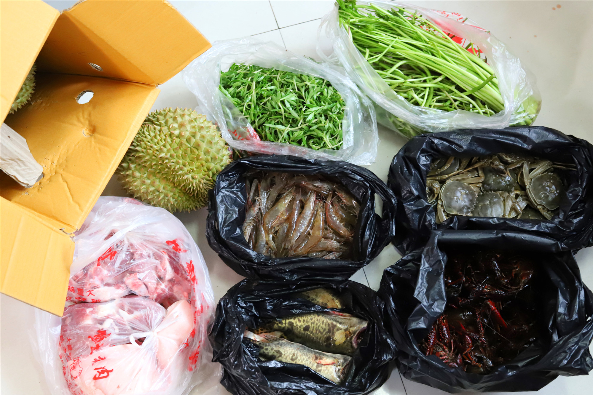 老公出差前花两千块买了一堆菜,够吃半个月