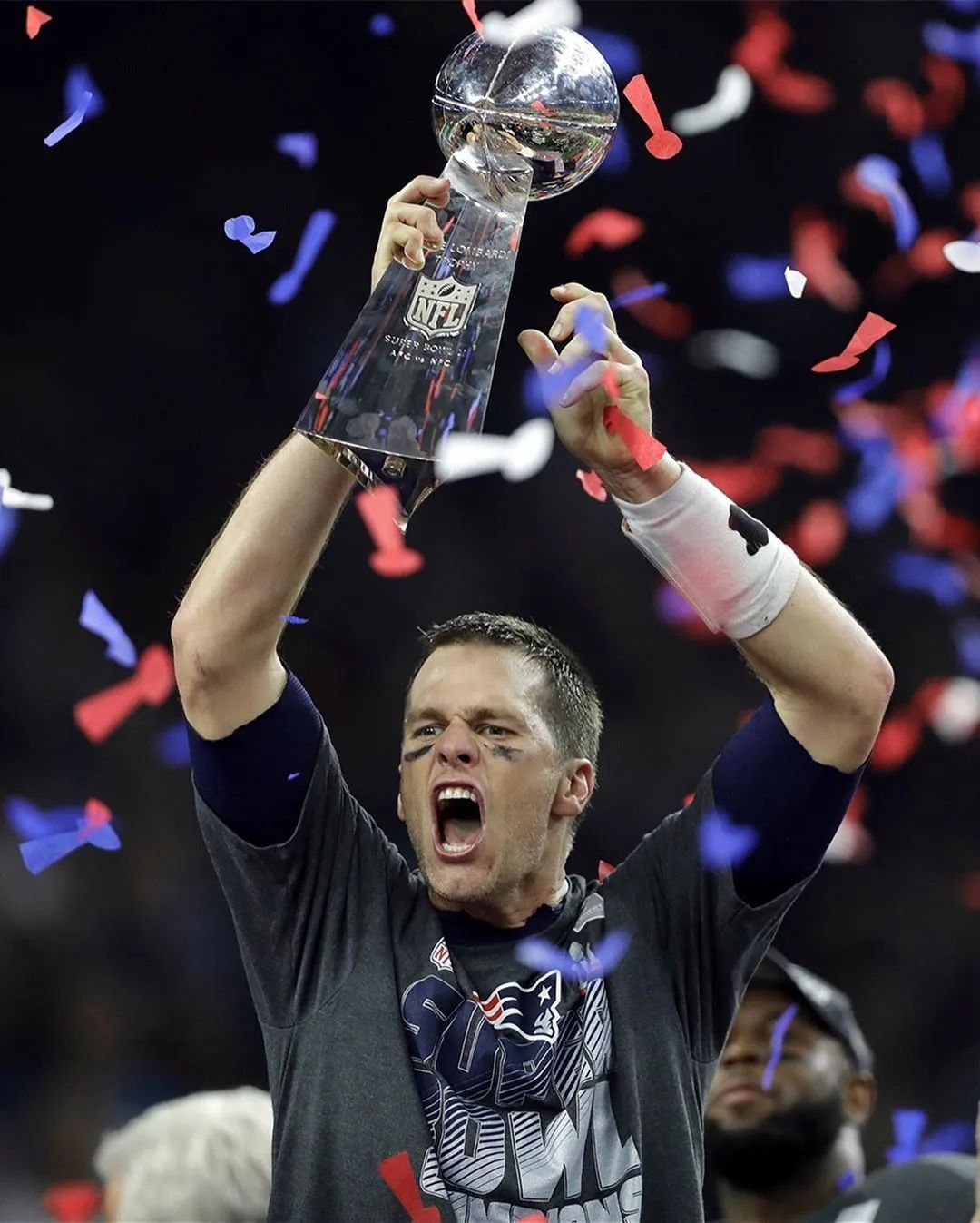 欧锦赛联赛都停了曼联老板豪砸nfl第一人