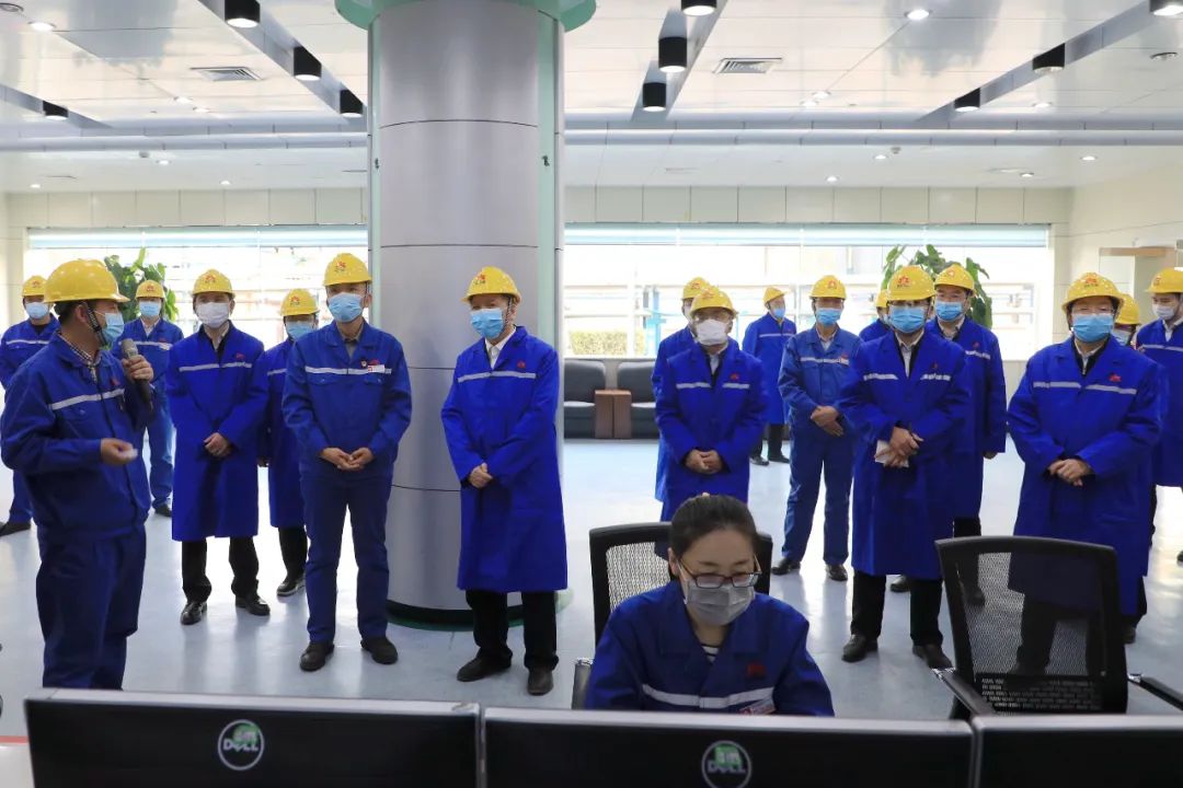 洛川县县委书记王明智,县长张继东,延长石油集团公司总经理张凯颙