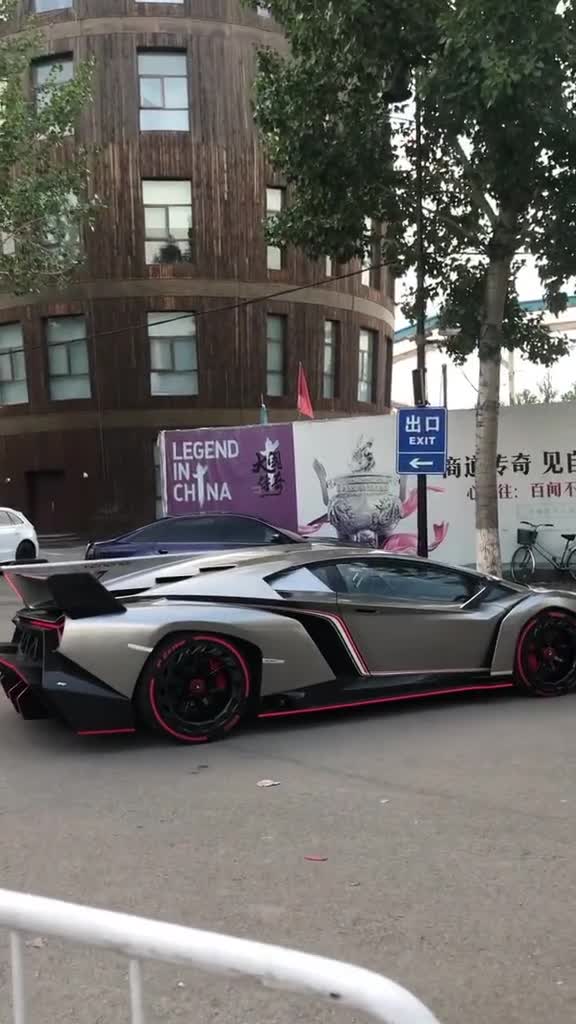 林志颖开的兰博基尼毒药路人都惊呆了车