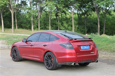 汽车安装的尾翼很多朋友会觉得尾翼是来源于f1赛车,事实上并不是,尾翼