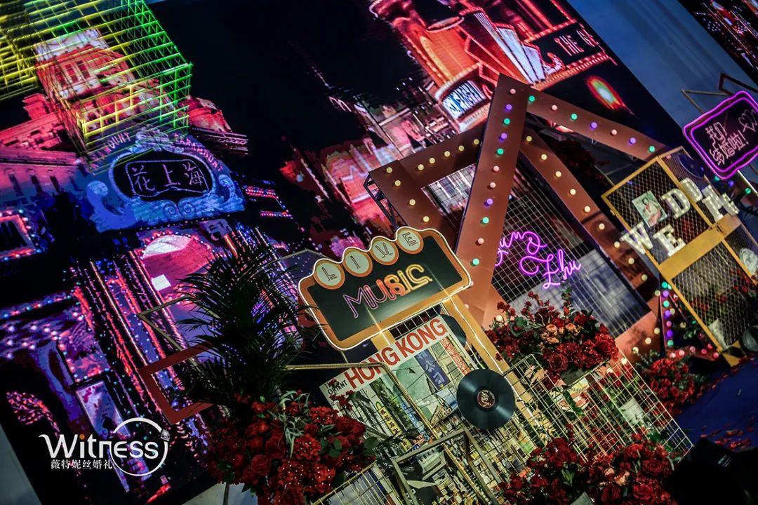 斑斓的时尚杂志记忆里的港风包罗万象摩天大楼与霓虹灯牌交相呼应