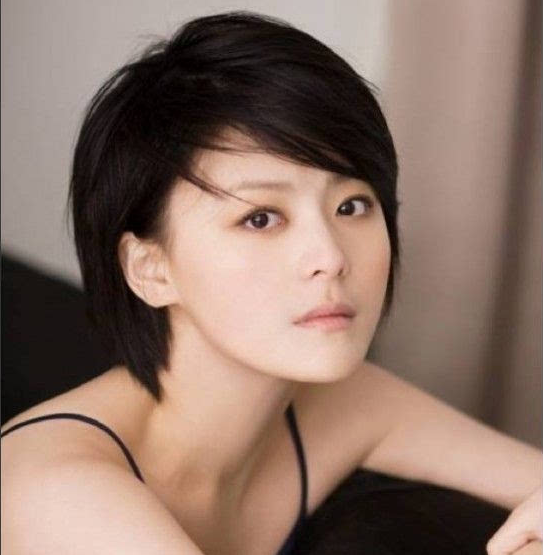 翻看王玥兮的履历,就会为她感到惋惜,出演过这么多大