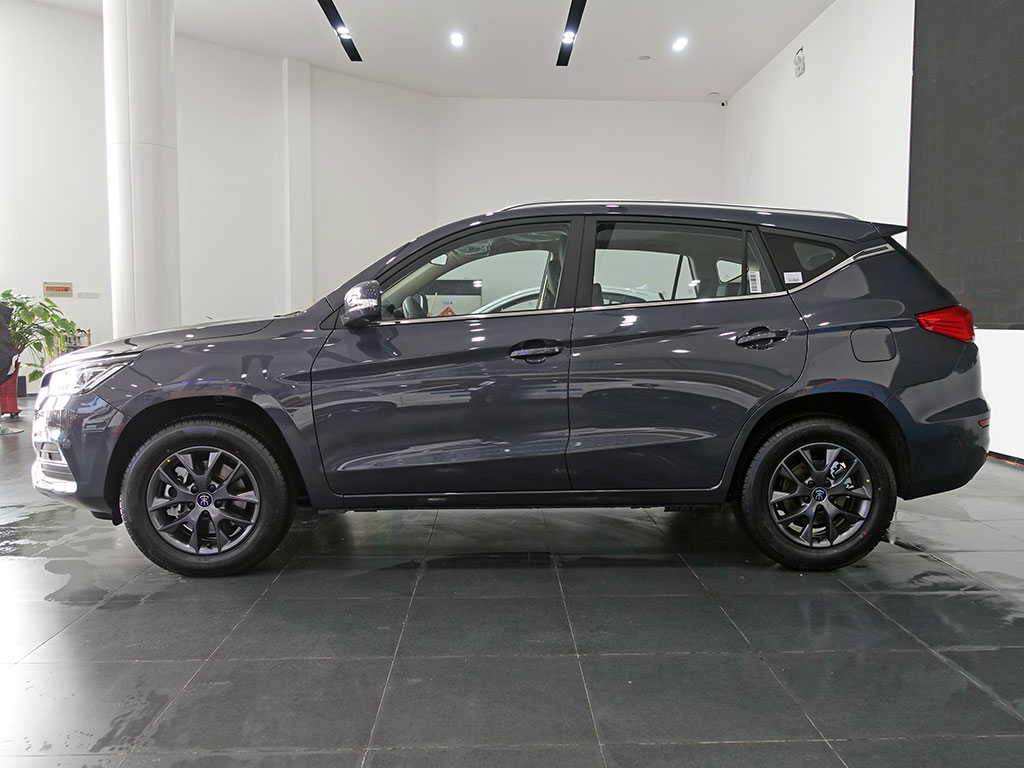 顶配不到10万后备厢空间出色比亚迪宋经典版到店实拍