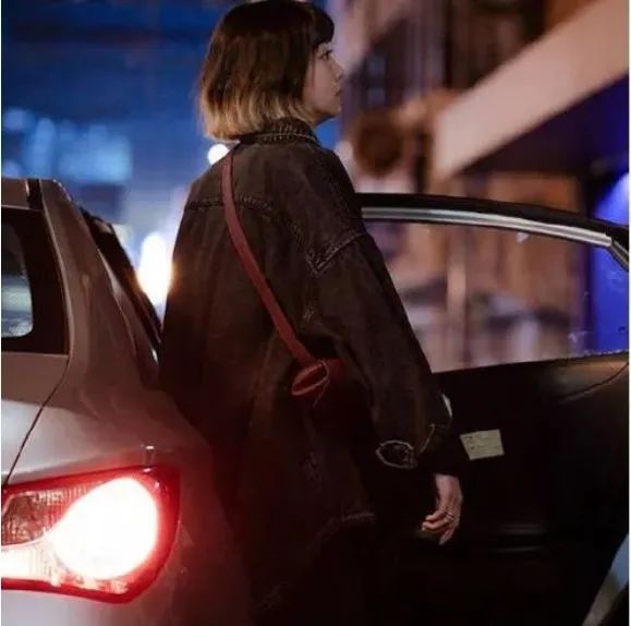 把"不好惹"穿身上,《梨泰院class》的女主赵伊瑞太酷了吧!