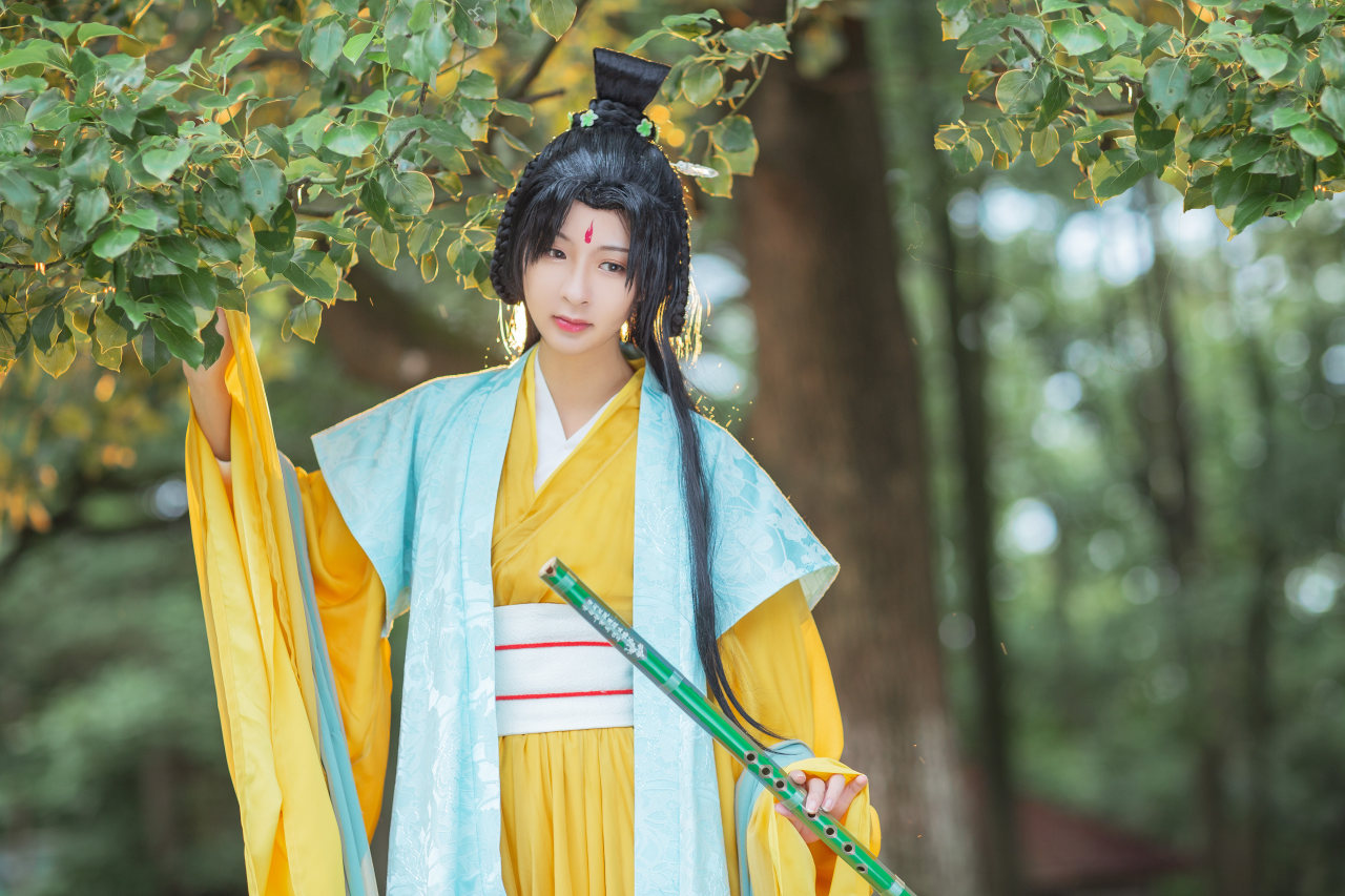 音"我的意中人本就是一个盖世英雄" "笛鞘相依,无怨无悔" 东方淮竹cos