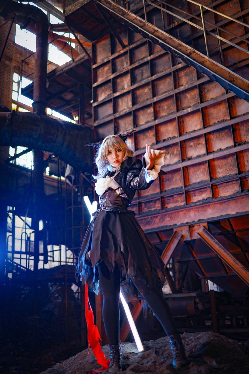 塔露拉明日方舟cosplay_剥削