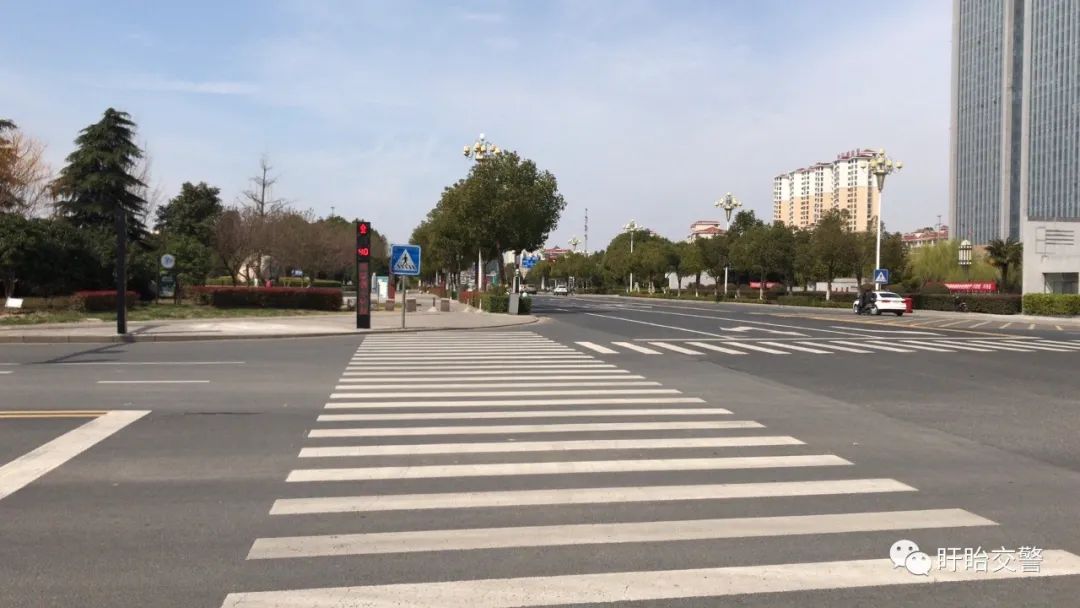 "会说话"的人行横道灯亮相盱眙,让您边等红灯边学交规!