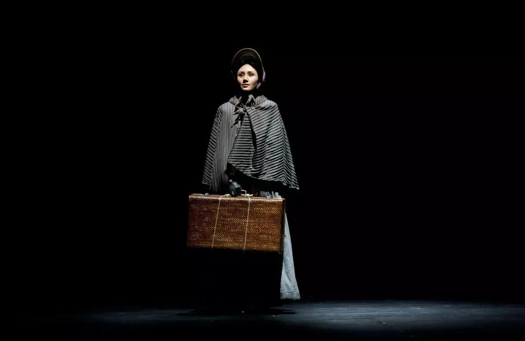 艺享好剧西方经典戏剧简爱独立女性的成长指南