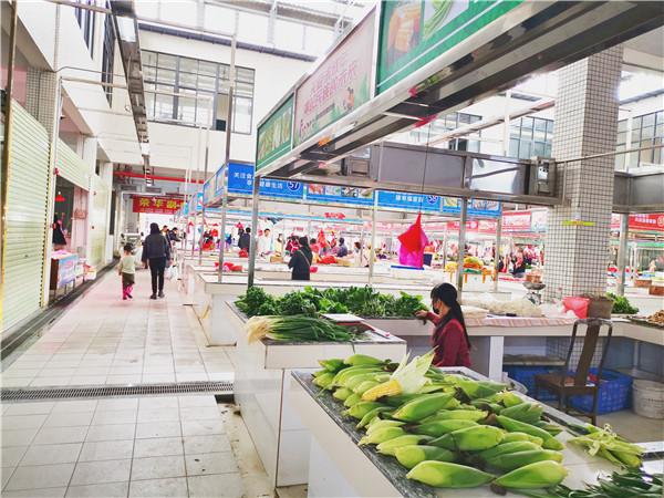 吴川市黄坡镇唐基村以股份制形式建设的农贸市场.