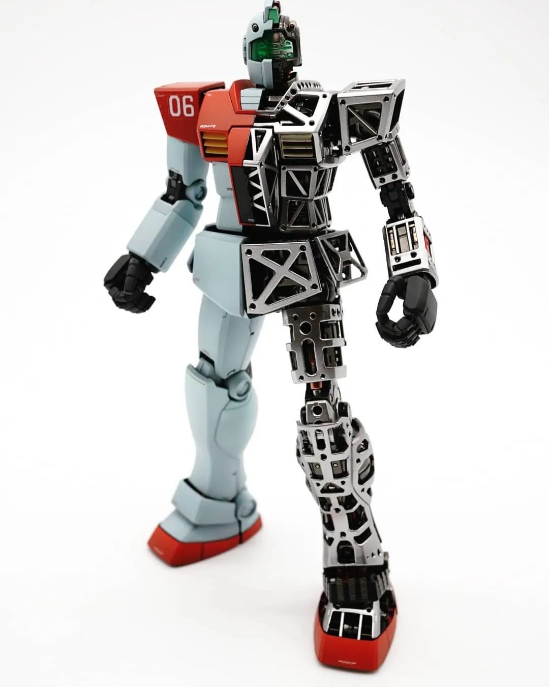 外甲也有骨架,这半身镂空真心太帅了_吉姆