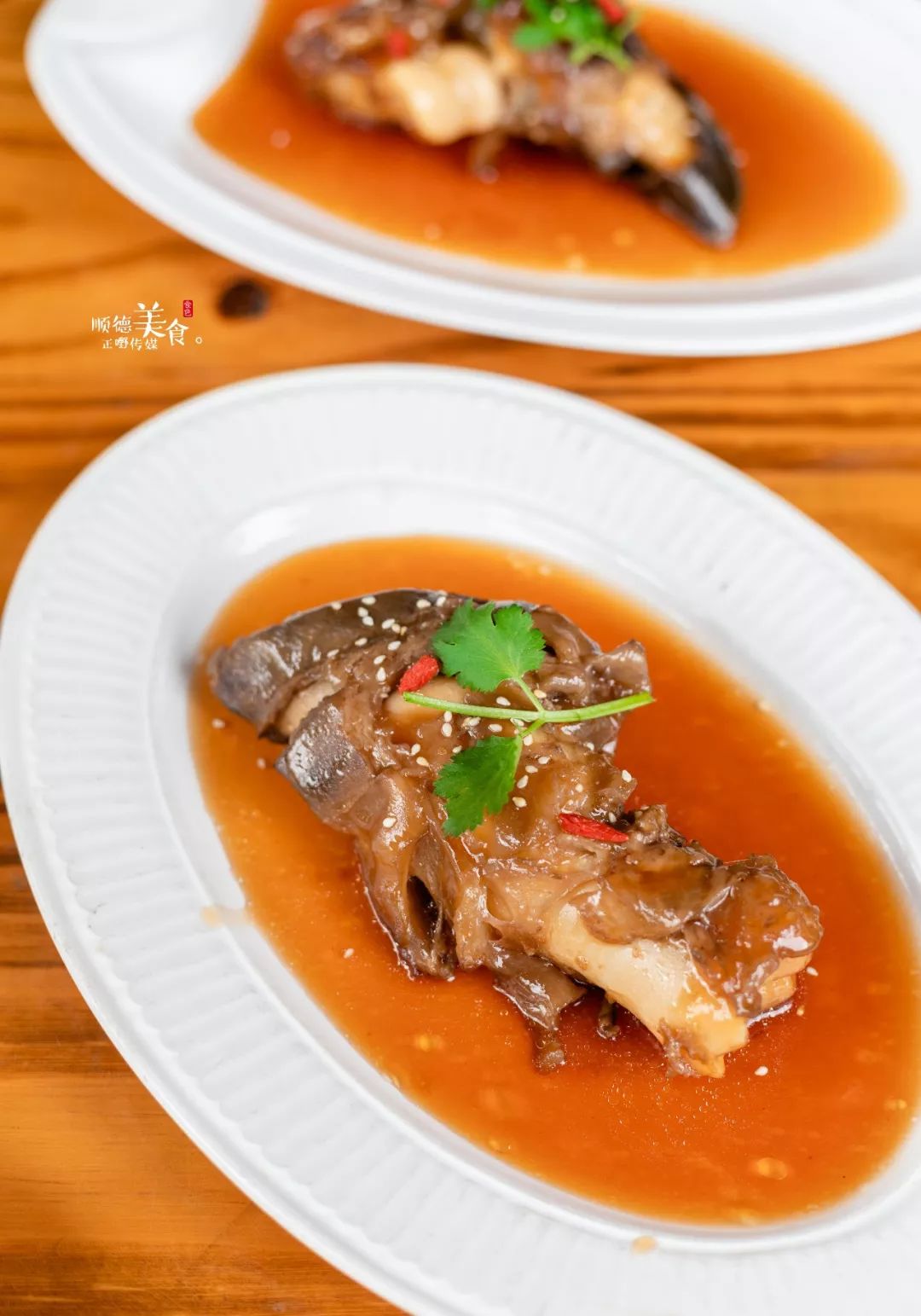 一间专食牛尾的农舍就凭砂锅牛尾煲秘制焖牛蹄已吸引无数食客