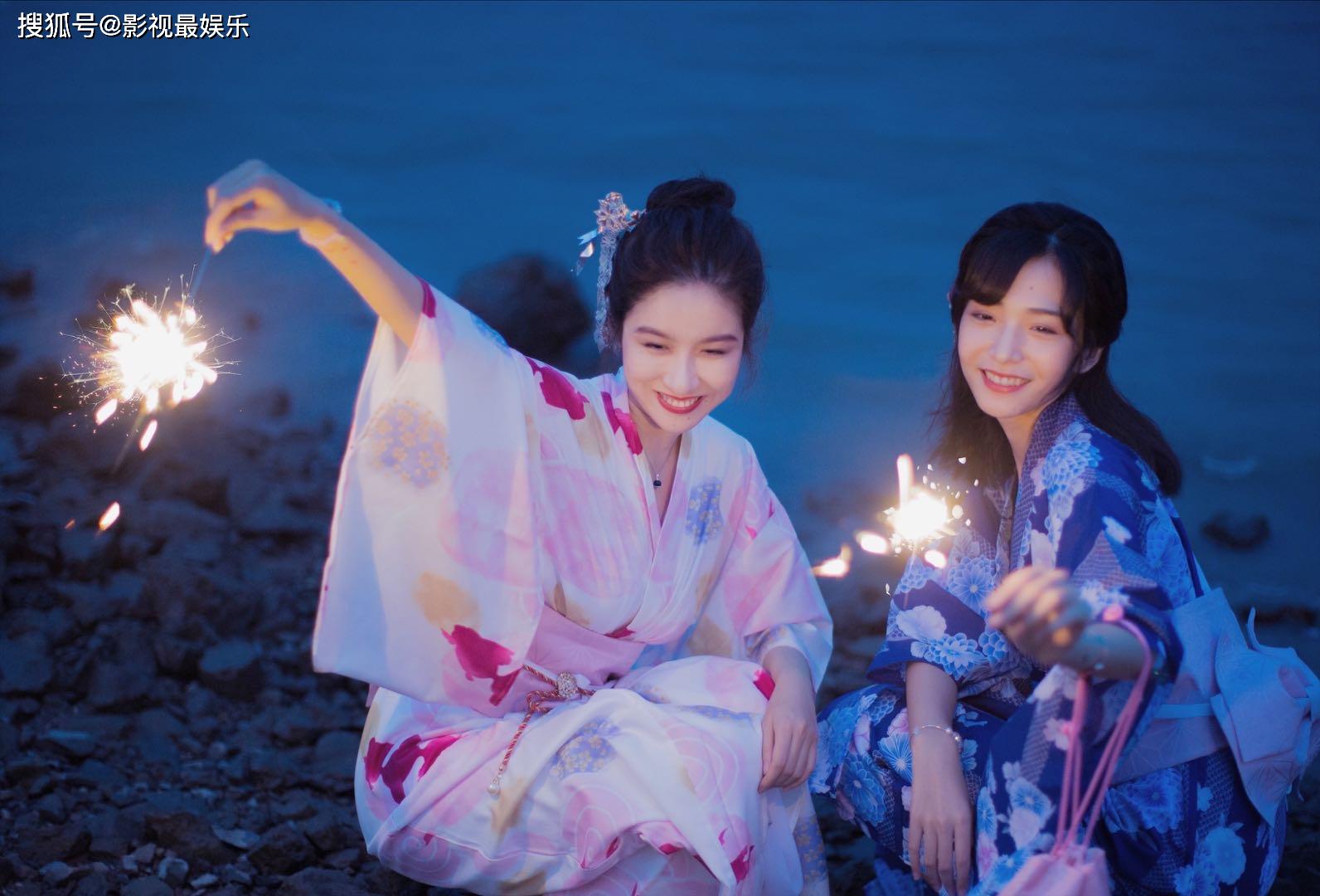 俩位美女合拍的日系小清新写真,太清纯了