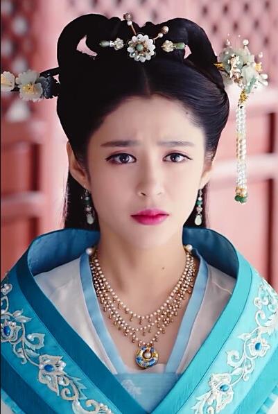 1,李心艾李心艾曾经演过《锦绣未央》那部电视剧,在剧中有着天下第一