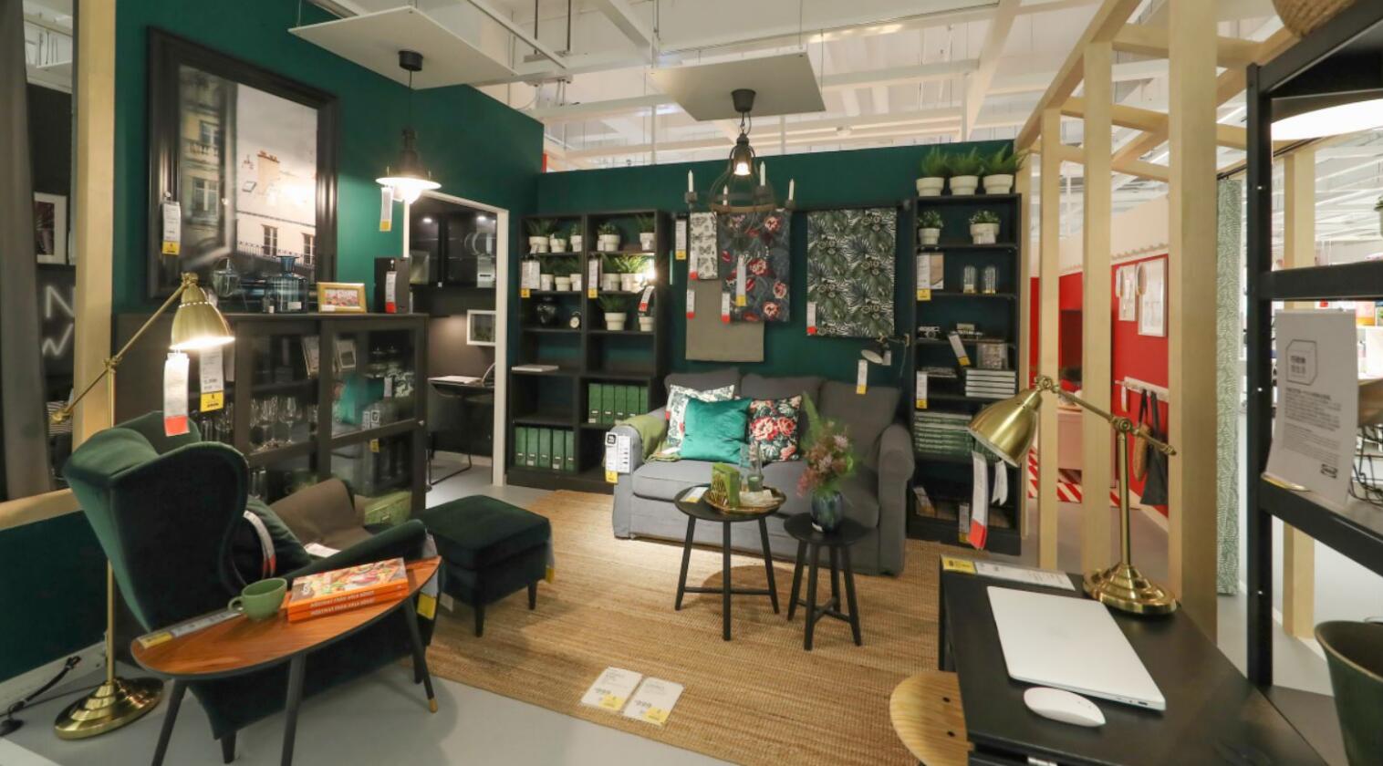 家一起成长基于此,作为首家小型商场,商场通过"灵感生活坊"的呈现方式