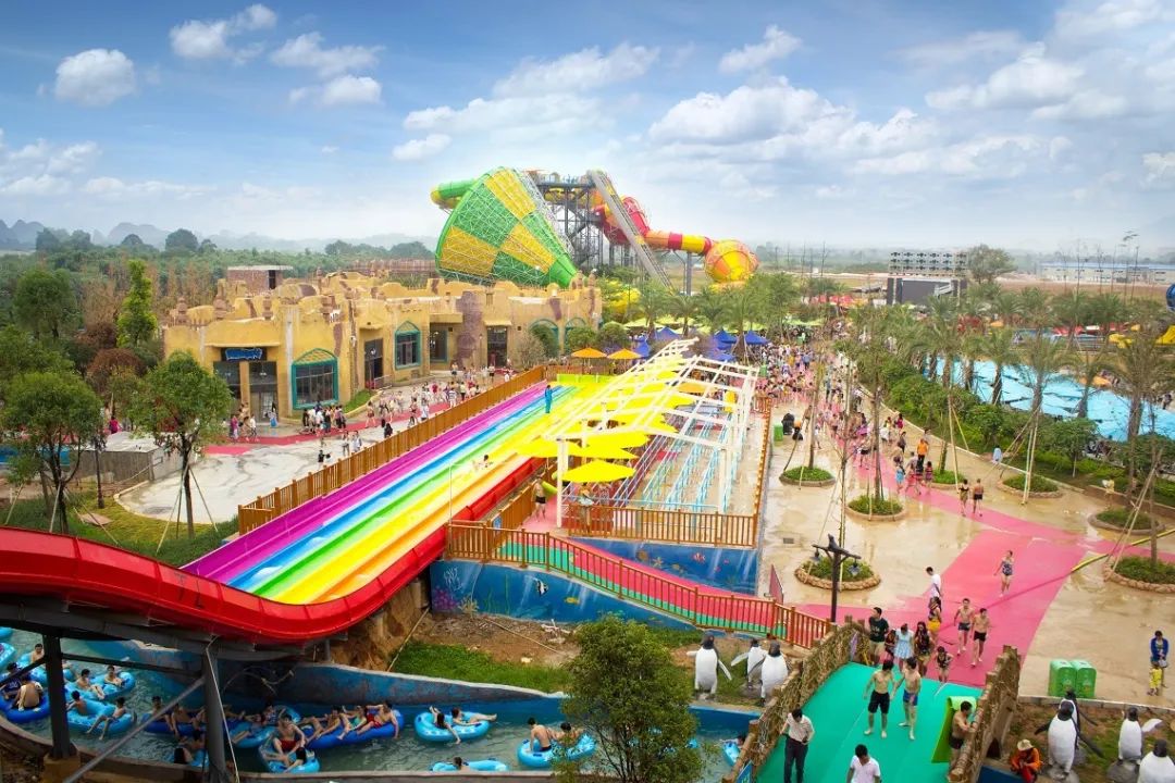 凯旋王国建于上世纪名噪一时的"杨村小世界",是一座规模超大,设备功能