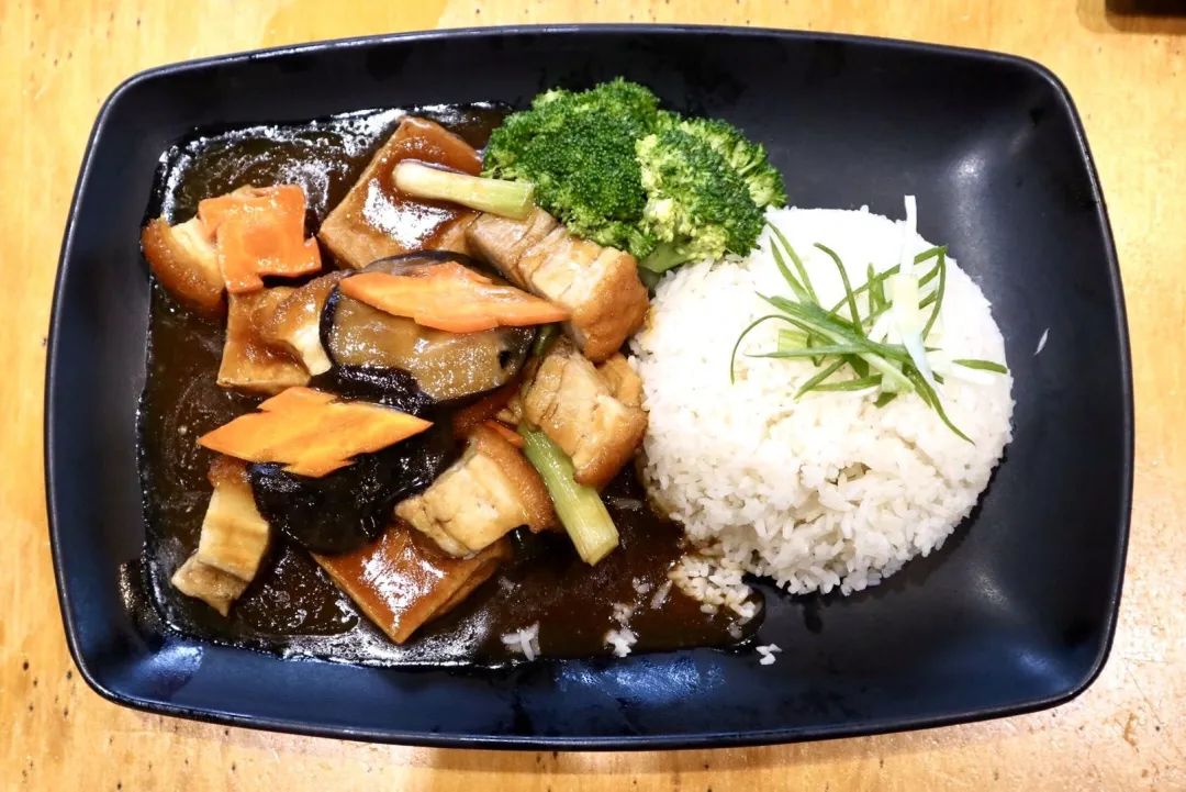 火腩豆腐饭02"再来一盘!