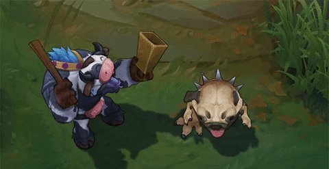 "敲钟牛"是牛头酋长·阿利斯塔愚人节皮肤,造型接近奶牛.