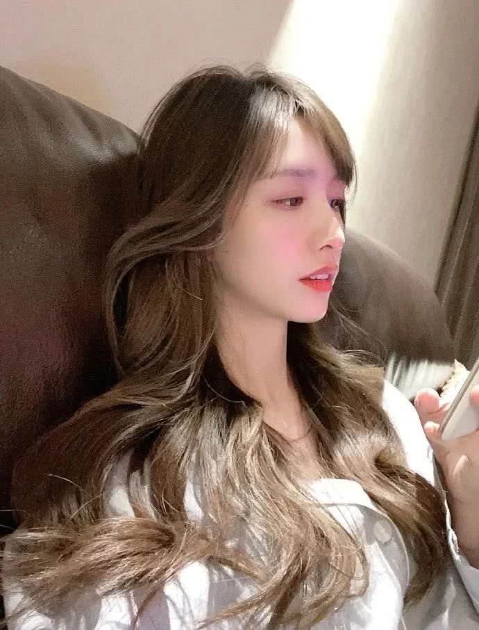 "最美学姐"宣布退出娱乐圈,曝娱乐圈潜规则,却被扒出黑料!_晁然