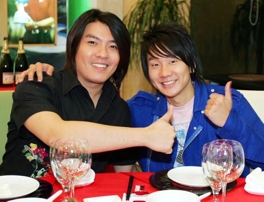 一个是阿杜,另一个是林俊杰.