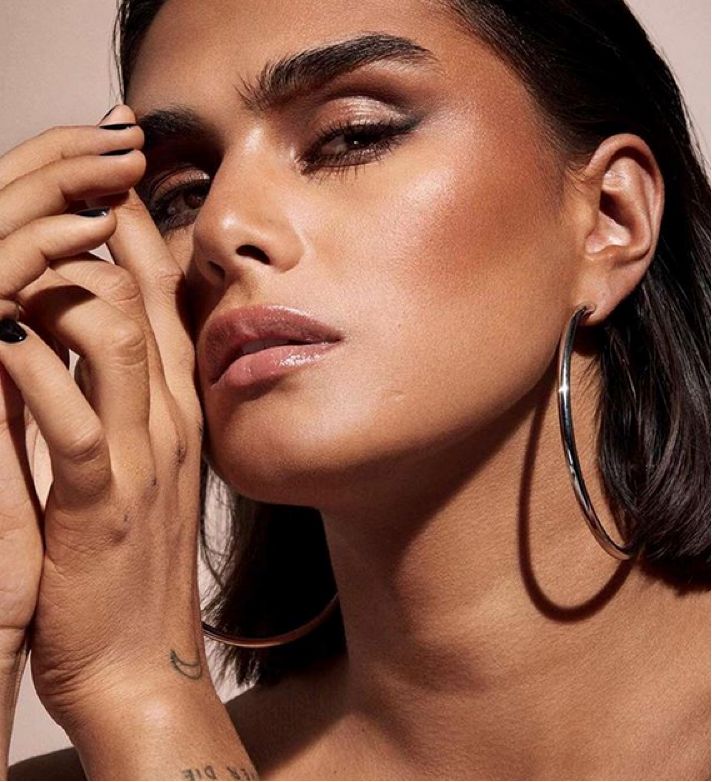 十年来第一位走上chanel秀的大码模特胖女孩的逆袭成大牌最爱