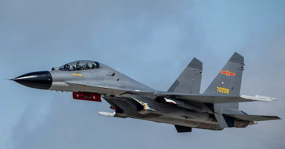 歼16性能优越但没法彻底取代飞豹等机型仍需时间论证