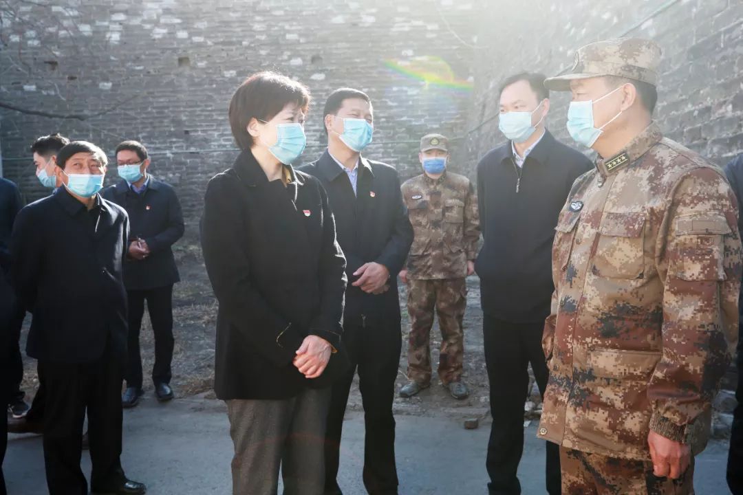 侯红调研开封城墙贯通工程时强调以开封城墙贯通工程为